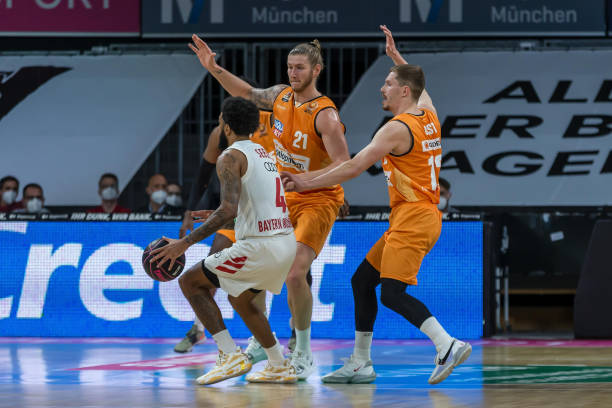 持泰尔齐奇 持泰尔齐奇