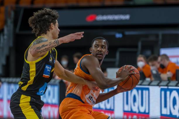 牙队的每一 牙队的每一