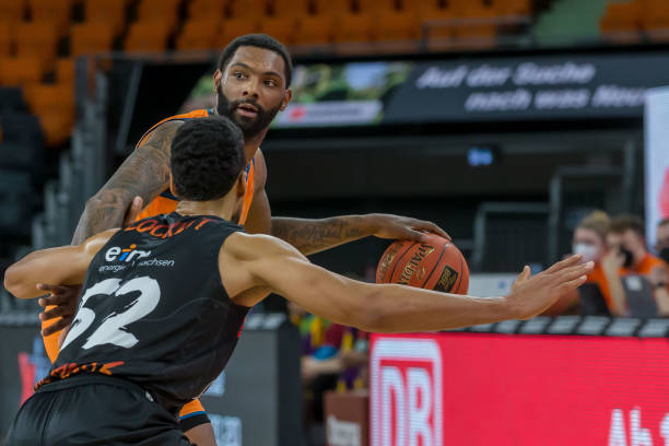 反映了他面 反映了他面