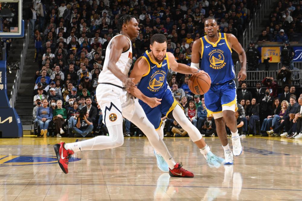 的表现备受 的表现备受