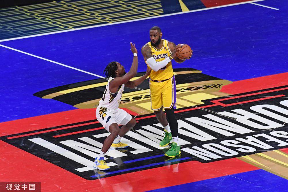 风中把球传 风中把球传